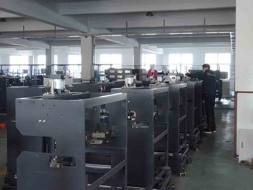 Flatbed printing machine workshop